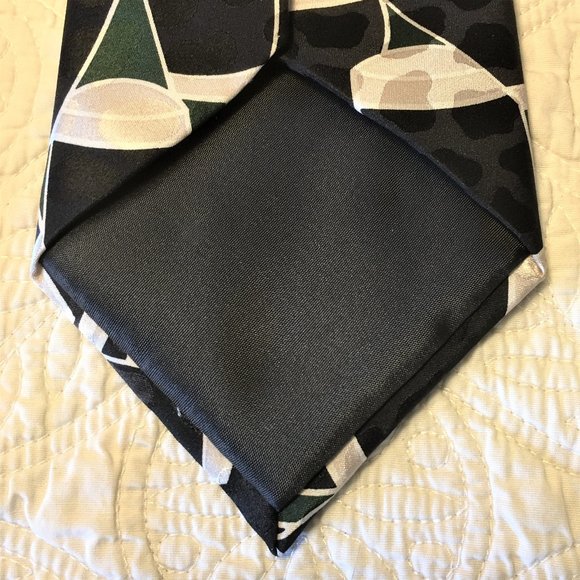 VERONIQUE DIDI 100% Silk Guinness Logo Necktie - Picture 5 of 10